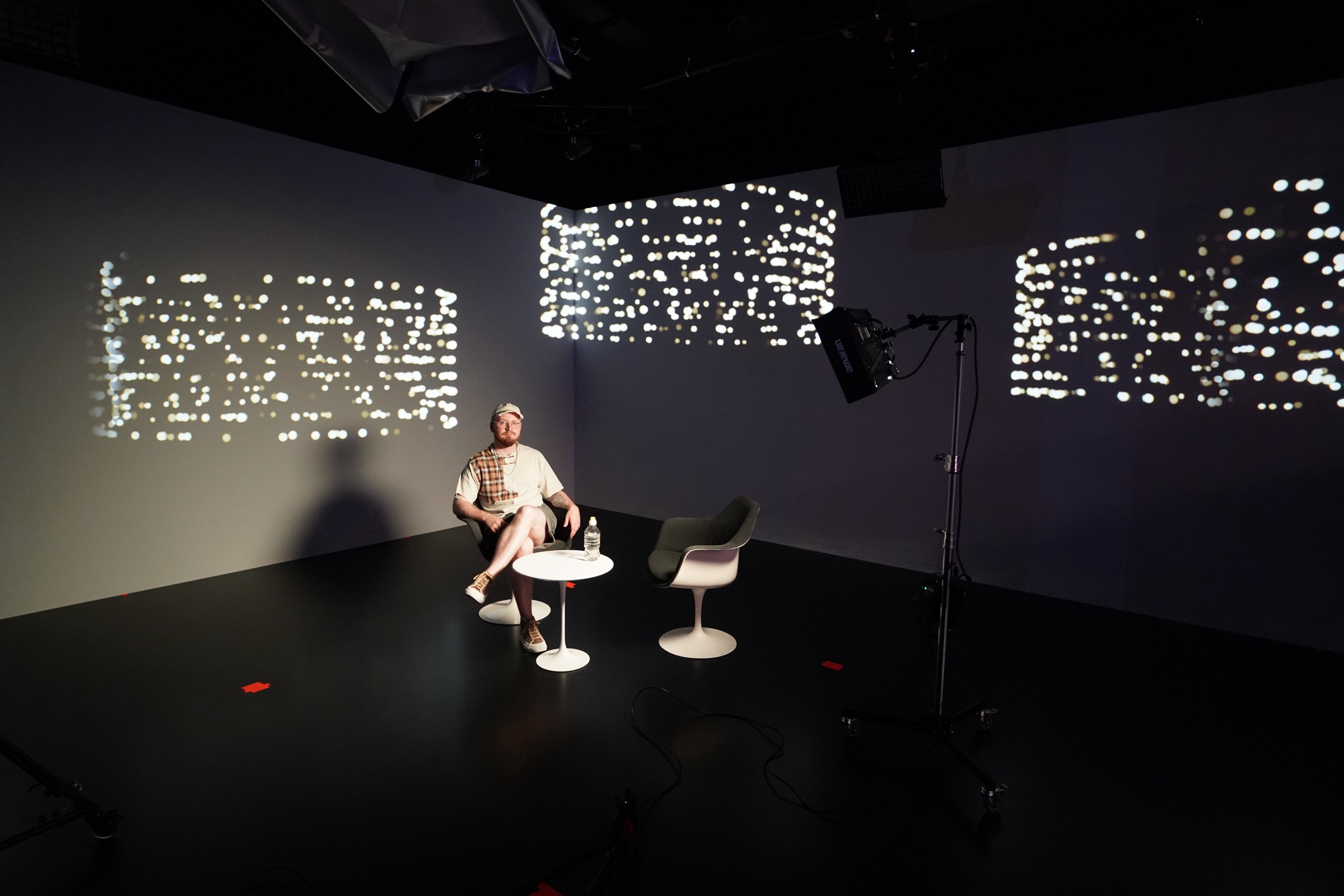 Test setup for a virtual production setup with dynamic lighting.